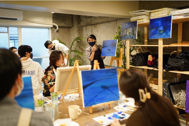 ペアリングワインを片手にゴッホやクリムトの名画を描く、120分のアートワークショップ「artwine.tokyo」が、根津/上野エリアに第一号店を、2月1日オープン。のサブ画像3
