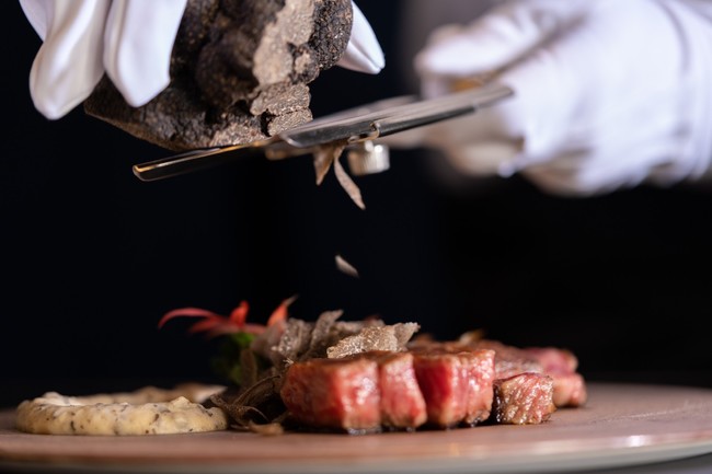 南青山の隠れ家鉄板焼肉レストラン「丑花（ウシハナ）」が2022年1月14日にオープン。のサブ画像6_丑花_肉料理