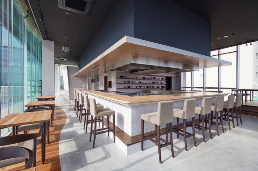 一般営業を開始した神戸港が目前の新スタイルのレストラン「Sincro」が料理やペアリングの内容を初公開のサブ画像19_レストラン「Sincro[シンクロ]」店内（画像はイメージです）