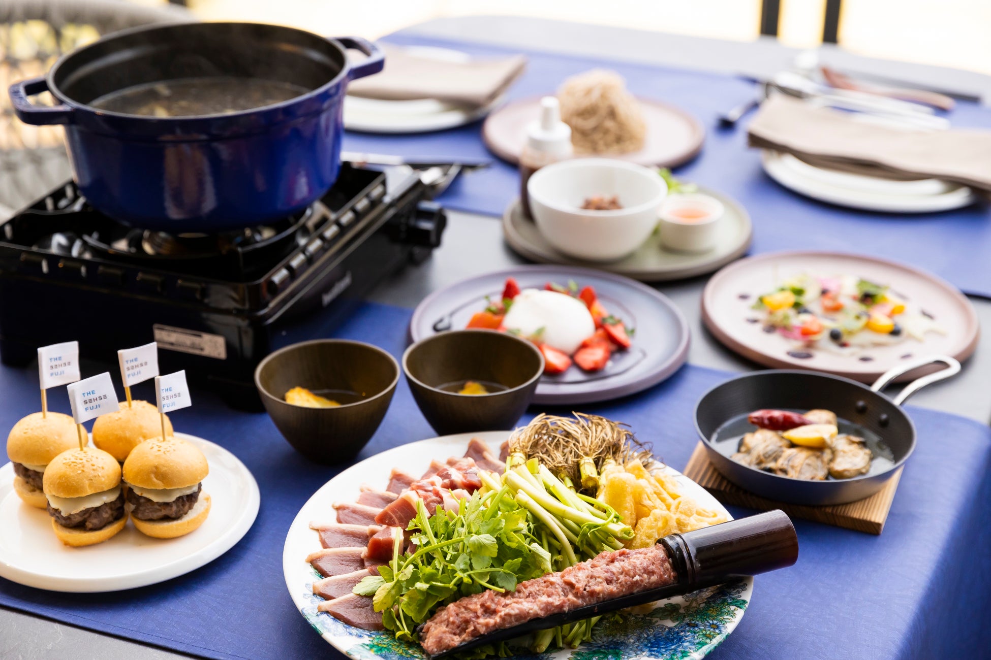 ダイナミックな富士を望む、大人のための新しいラグジュアリーホテルが誕生のサブ画像3_Dinner（Hot pot dish）