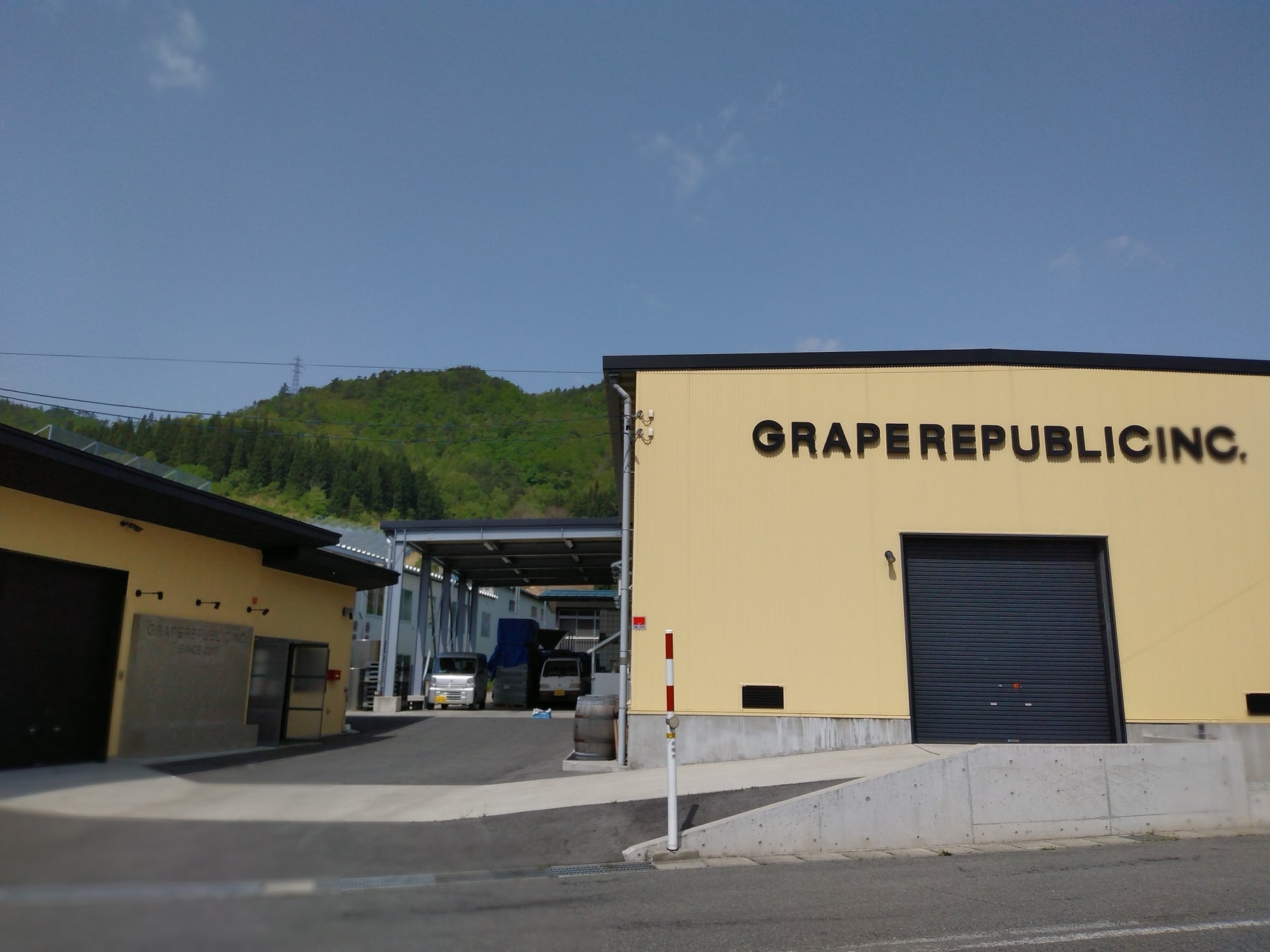 GRAPE REPUBLICが栽培開始から5年、山形県置賜地域の農園が栽培するブドウを使った「Cabernet Franc 2021」を4月18日（火）発売。土地の個性「テロワール」を表現した味わいにのサブ画像12_GRAPE REPUBLICの醸造所の外観。