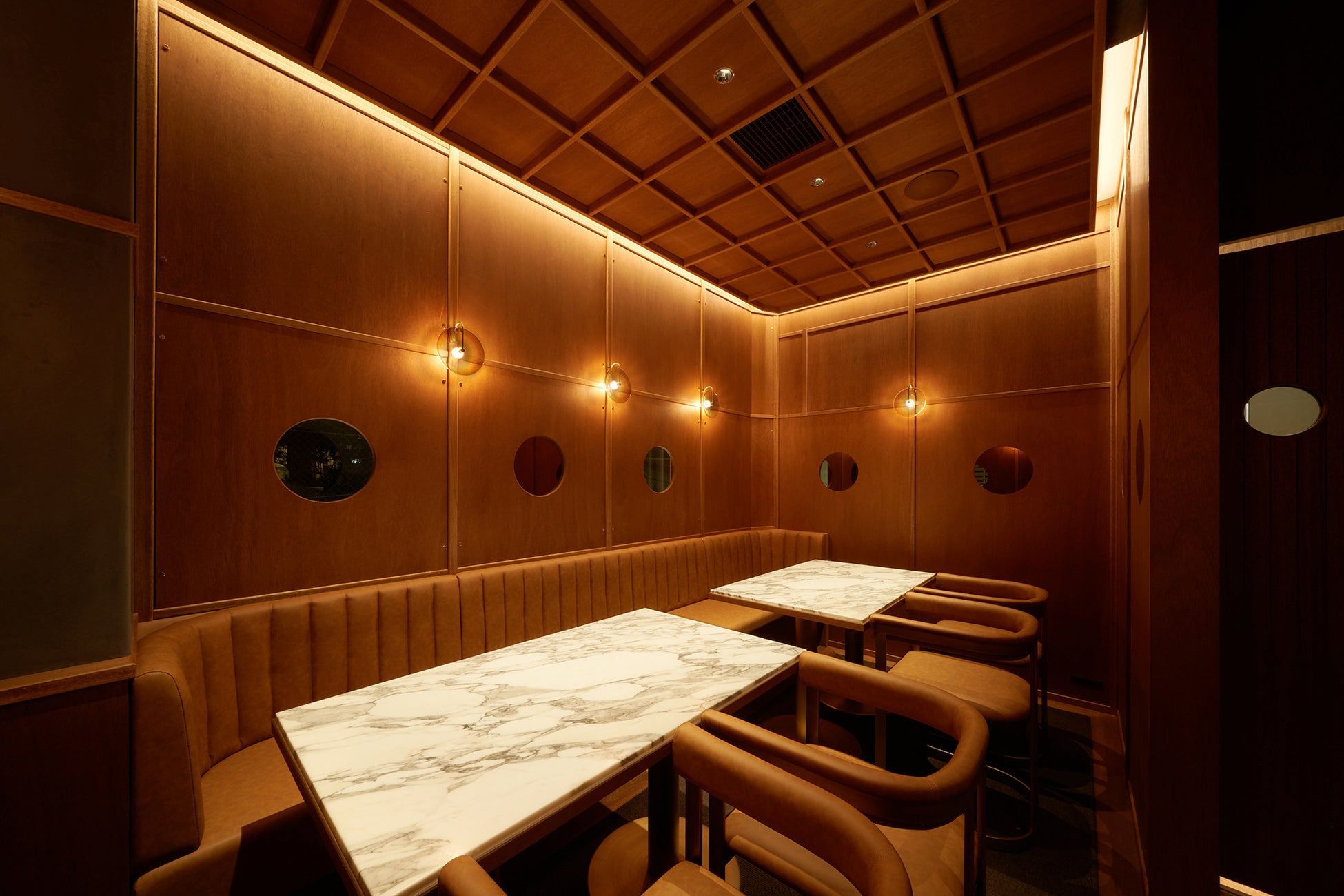 青果の魅力をフルコースで味わうレストラン『DEK DINING』5月16日(火) 「DEK 青山」2階にオープンのサブ画像9_半個室(最大8名)