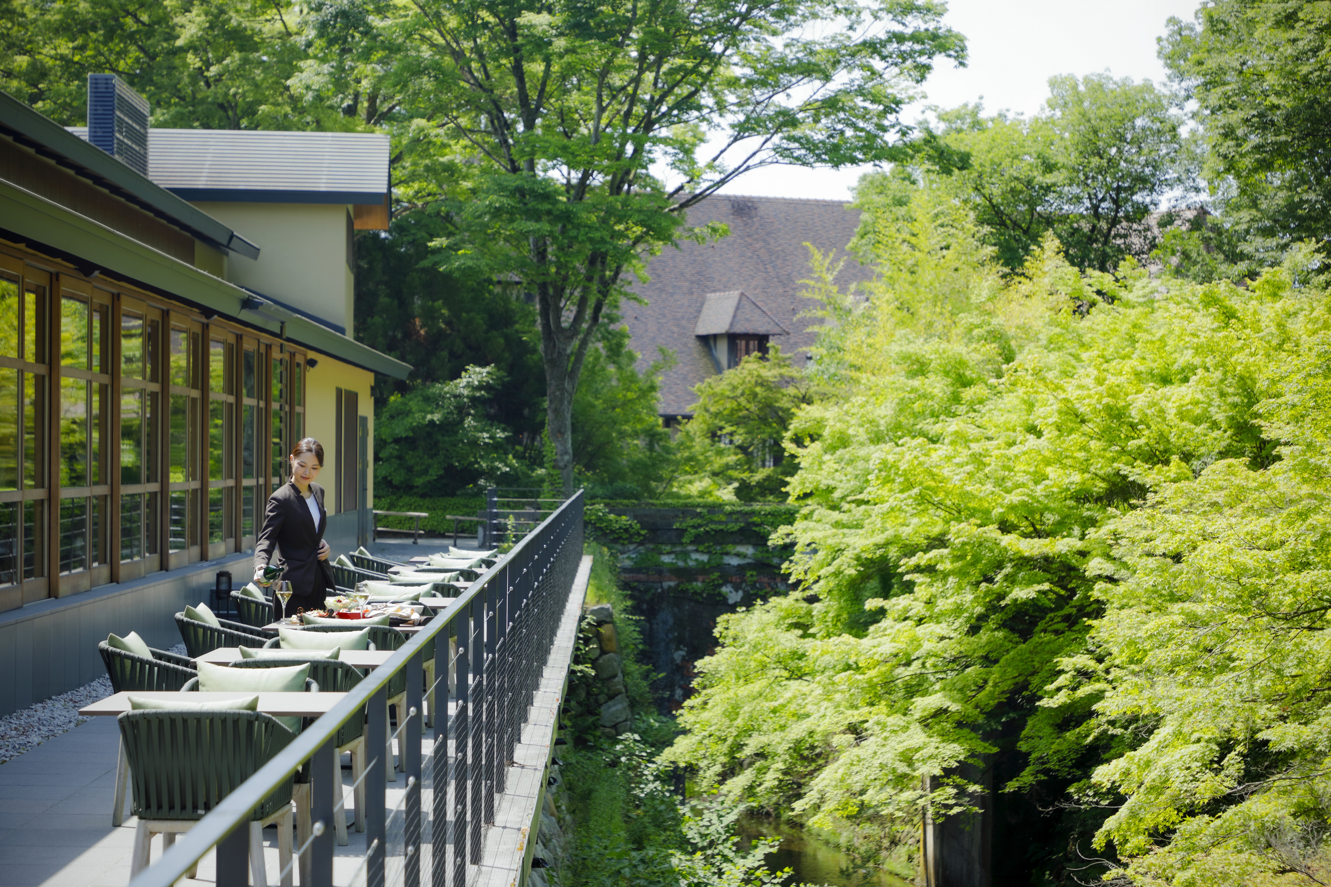 【ROKU KYOTO】鮮やかな青もみじ広がるテラス席で堪能する夏のダイニングエクスペリエンス「TENJINサマーテラスプラン」7 月 1 日(月)より開催のサブ画像2